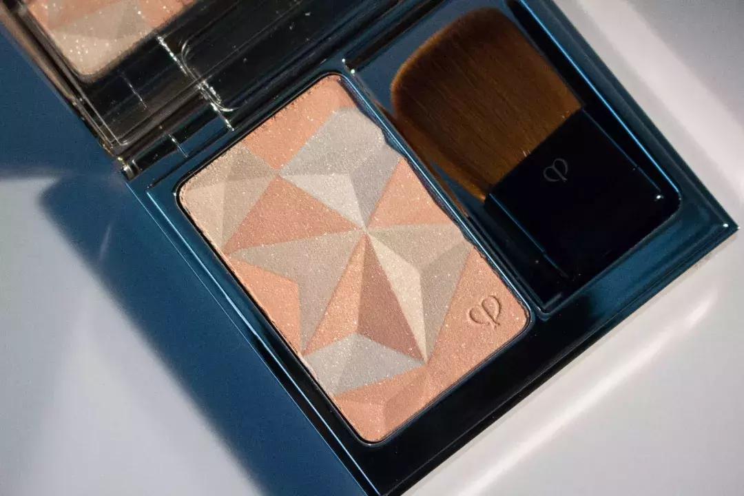 学会Rihanna、钟楚曦、张韶涵的高光技能,比打10针玻尿酸都管用