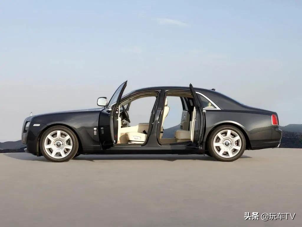 科技爆棚和极致简约奔驰和劳斯莱斯在想啥?