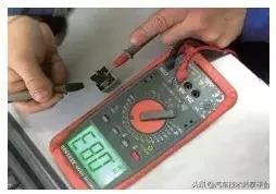 波罗维修,老款波罗事故车压缩机不工作