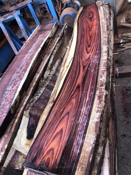 阔叶黄檀印尼黑酸枝家具,阔叶黄檀印尼黑酸枝是红木吗