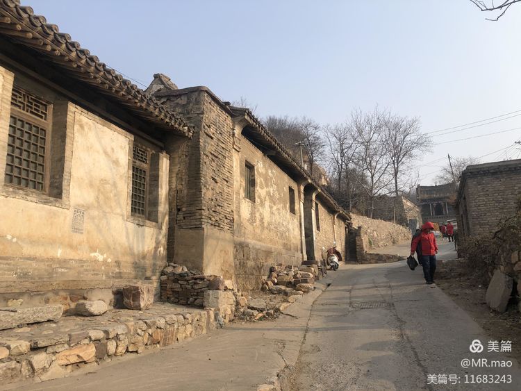 乡愁就是一抹淡淡的愁,乡愁是一种说不出来的愁