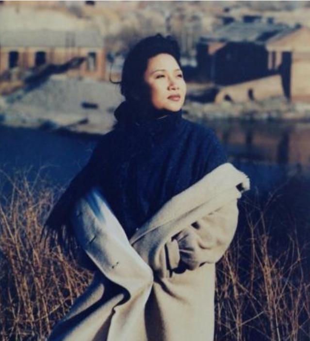 李娜青藏高原为何无人能超越,唱青藏高原的李娜近况如何