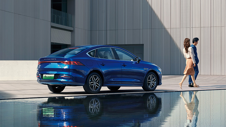 秦混动与卡罗拉双擎,秦plus新能源pk卡罗拉双擎