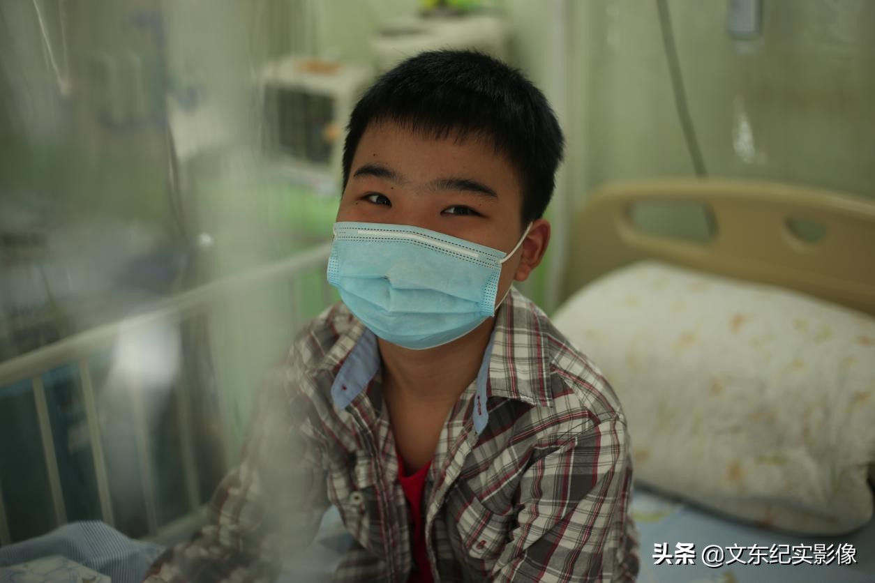 5旬大妈意外自救,五旬大妈冒着生命危险