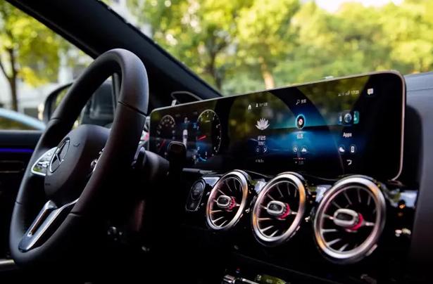 试驾全新gla好开不,试驾奔驰GLAAMG