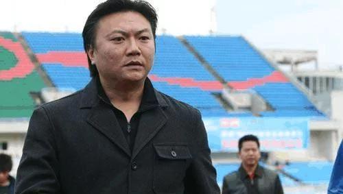 最新足坛暴力事件集锦,足坛十大暴力事件第一名