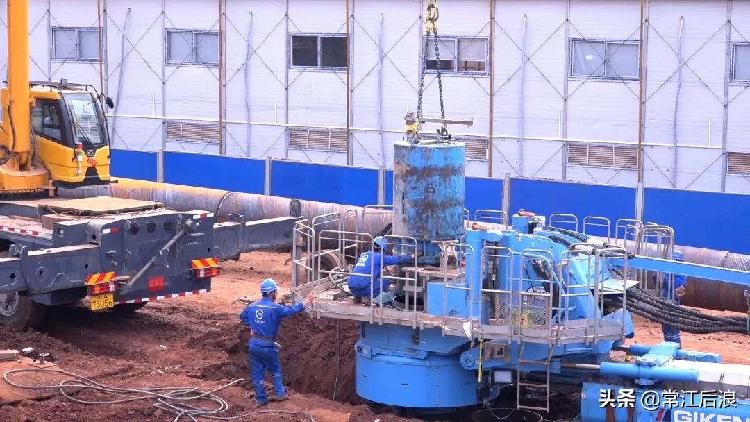 钢管静压桩机,技研静压植桩机植入工法