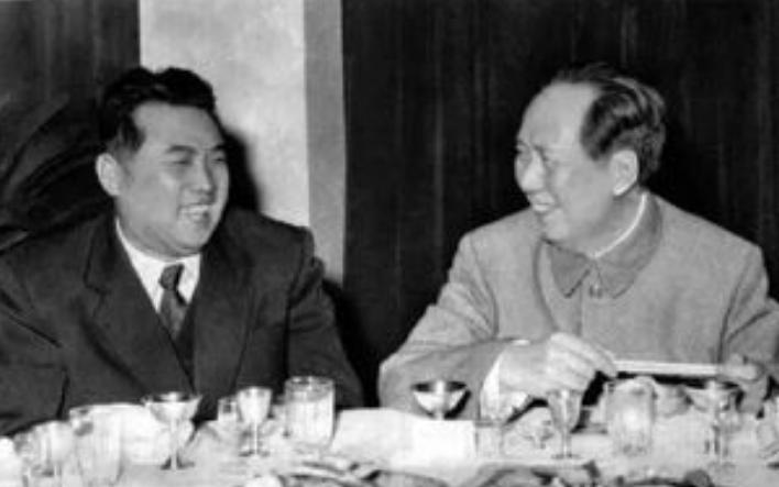 尼克松访华，假装说喜欢烟盒上熊猫图案，周恩来拍板：送两只真的