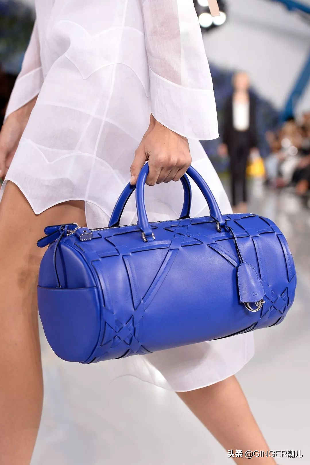 刚公布的潘通年度色怎么玩?