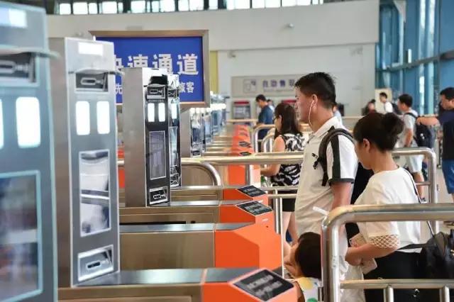 武汉发布暴雪橙色预警气温,武汉特大暴雪最新消息