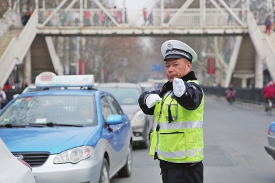 护学岗守护孩子们,坚守护学岗7年