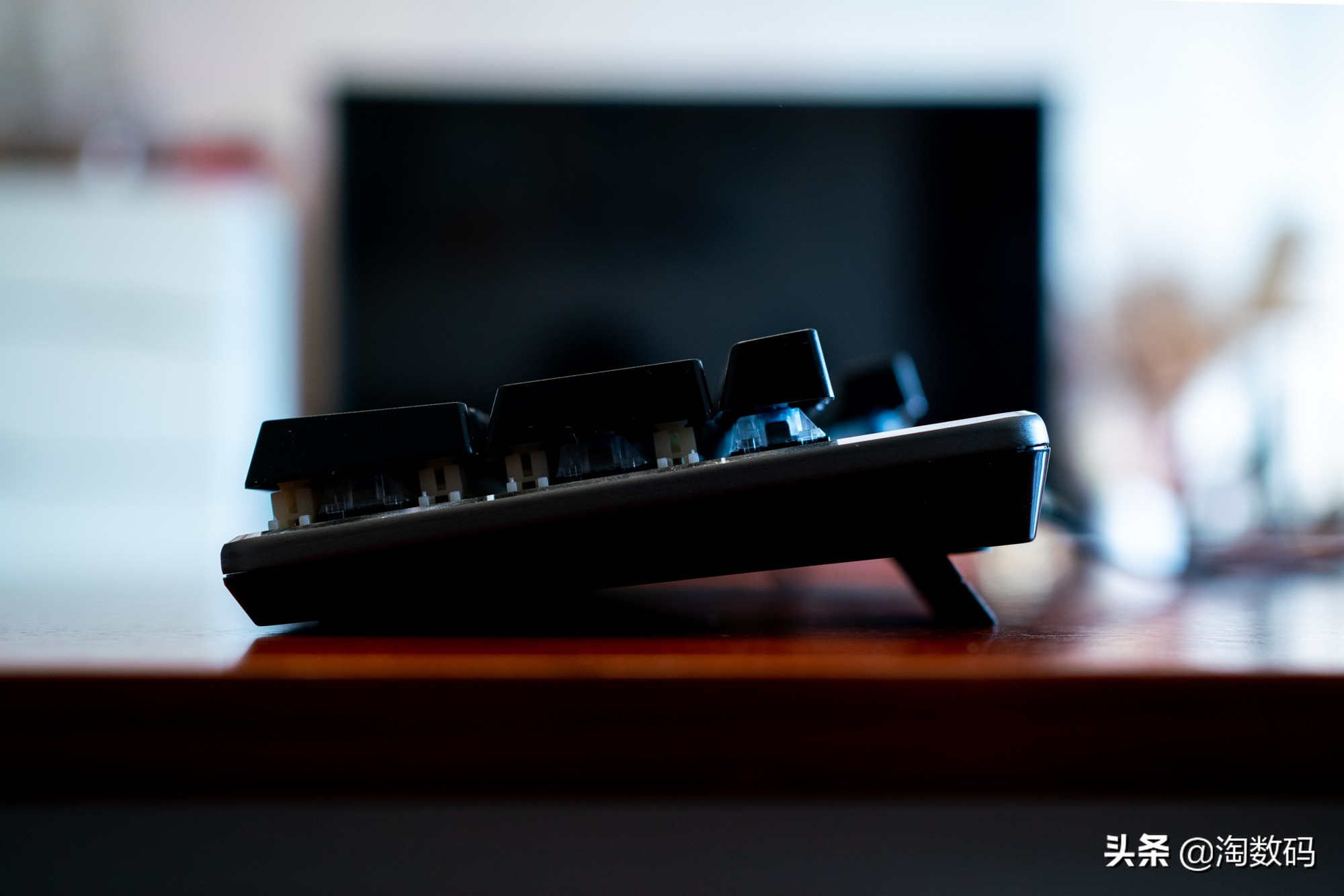 99元捡漏,有什么100多的rgb青轴机械键盘