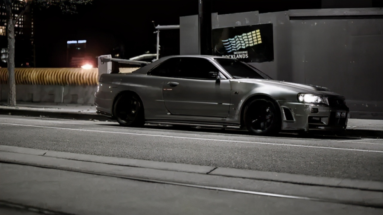 日产gt-r和skyline的区别,老款日产skylinegtr战神