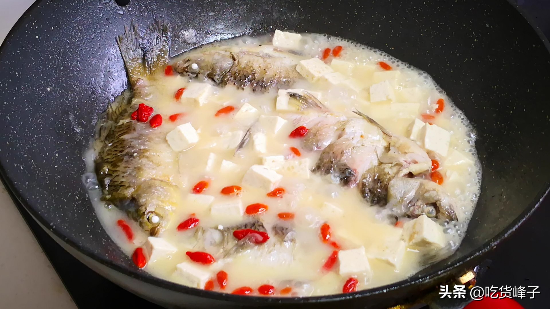 鱼汤怎么熬不出奶白,为什么熬出来的鱼汤特别腥
