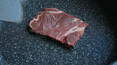 又轻又不粘的炒锅测评,不粘炒锅推荐真实测评