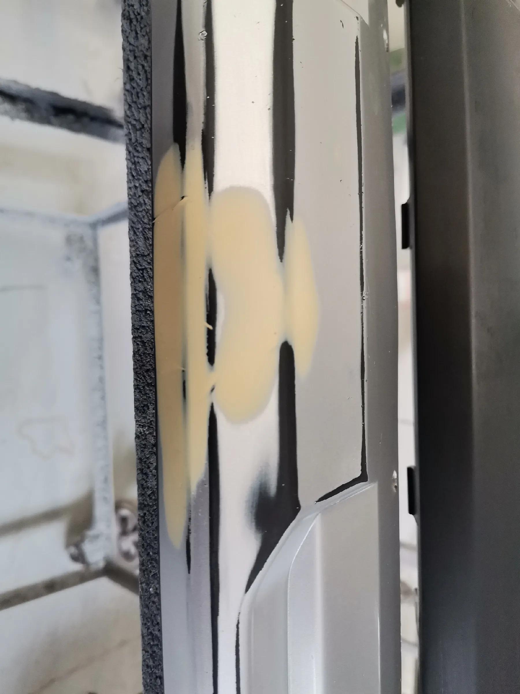 塑料件凹陷修复保留原车漆,汽车后杠塑料件有划伤怎么修复