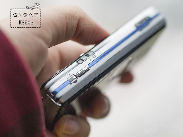 曾带詹姆斯·邦德驰骋沙场当年你是否渴望得到一款索尼爱立信？