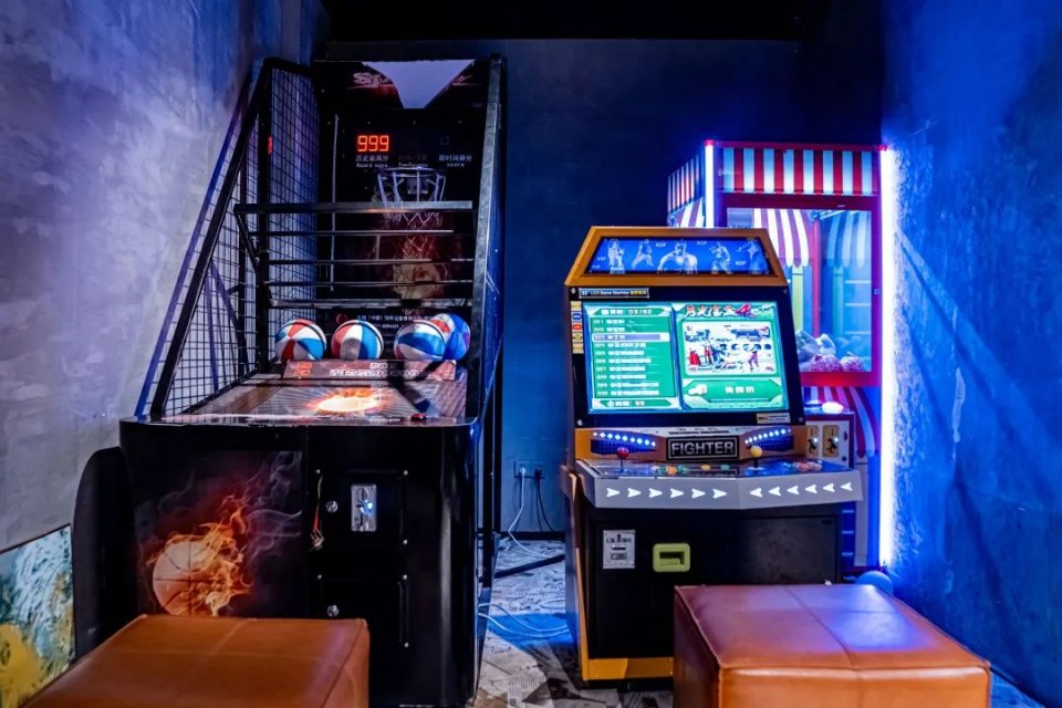 轰趴馆里的小型ktv多少钱,酒店式公寓轰趴棋牌馆