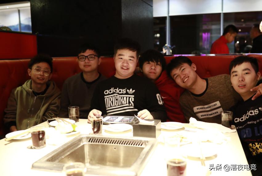 阿水五杀秒退,阿水ez被五个人杀