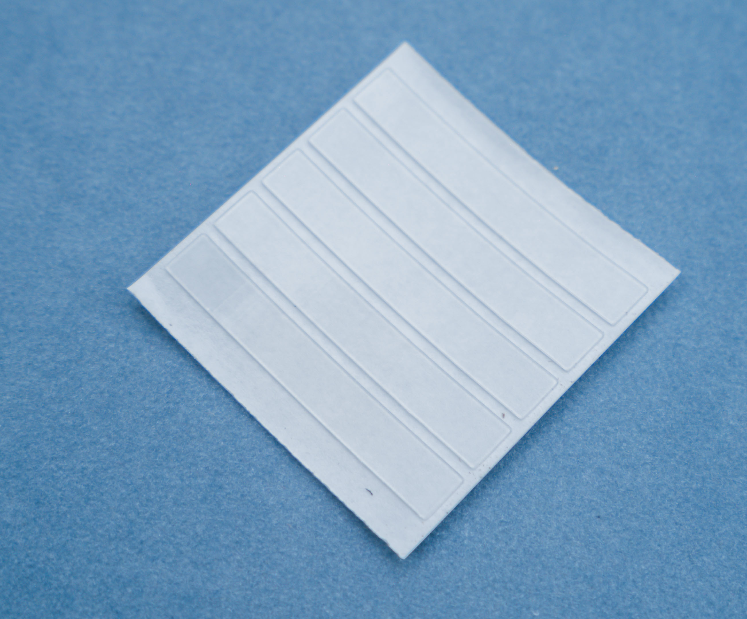 自己贴手机钢化贴膜的方法,钢化玻璃手机贴膜教程