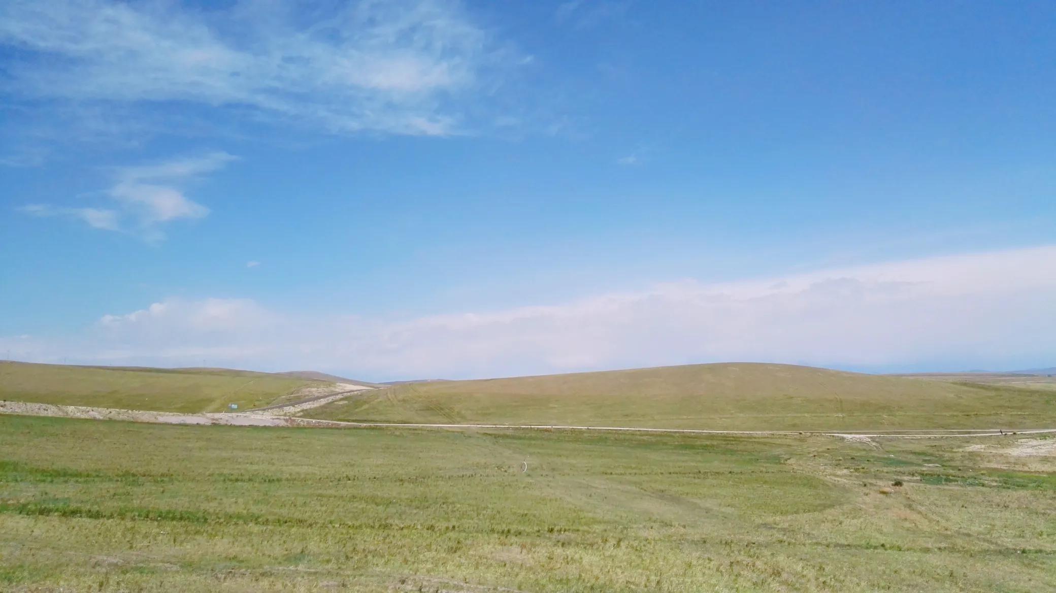 天边草原乌拉盖，《狼图腾》取景地，内蒙古保存最完好的天然草甸