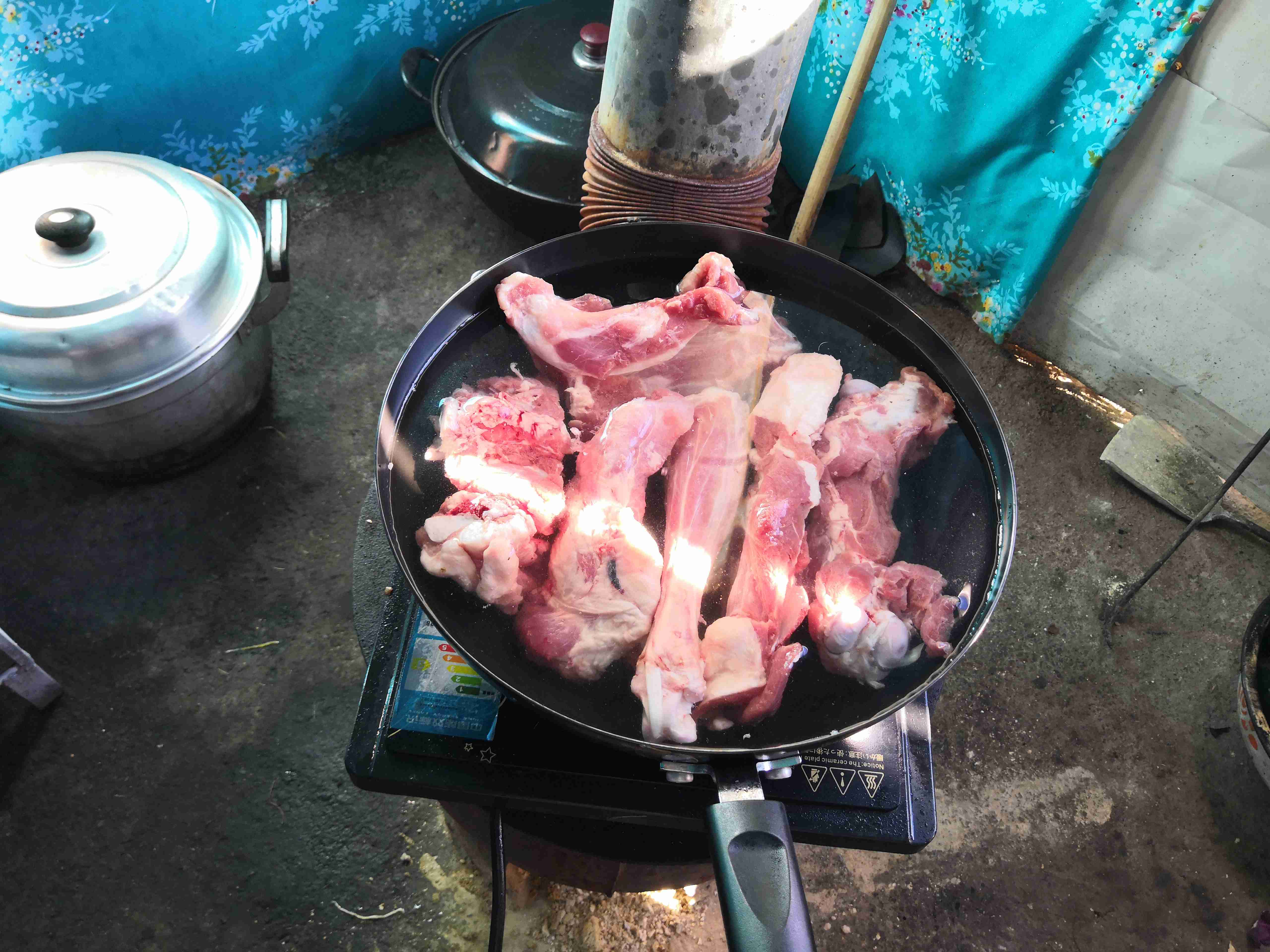 *疆新**蒙古包旅店老板,看他一天的收入多少,一个月就抵我一年工资