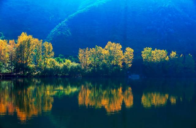 成都这座古城从不缺幻想和故事,四川藏着一个静谧古城