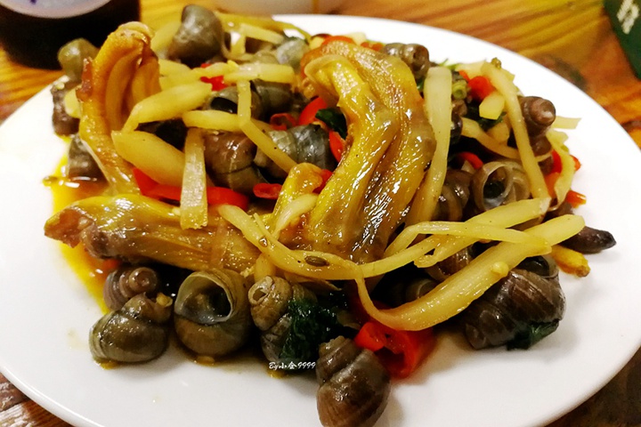 桂林旅游吃啤酒鱼哪里好吃的多,桂林阳朔在哪里吃啤酒鱼