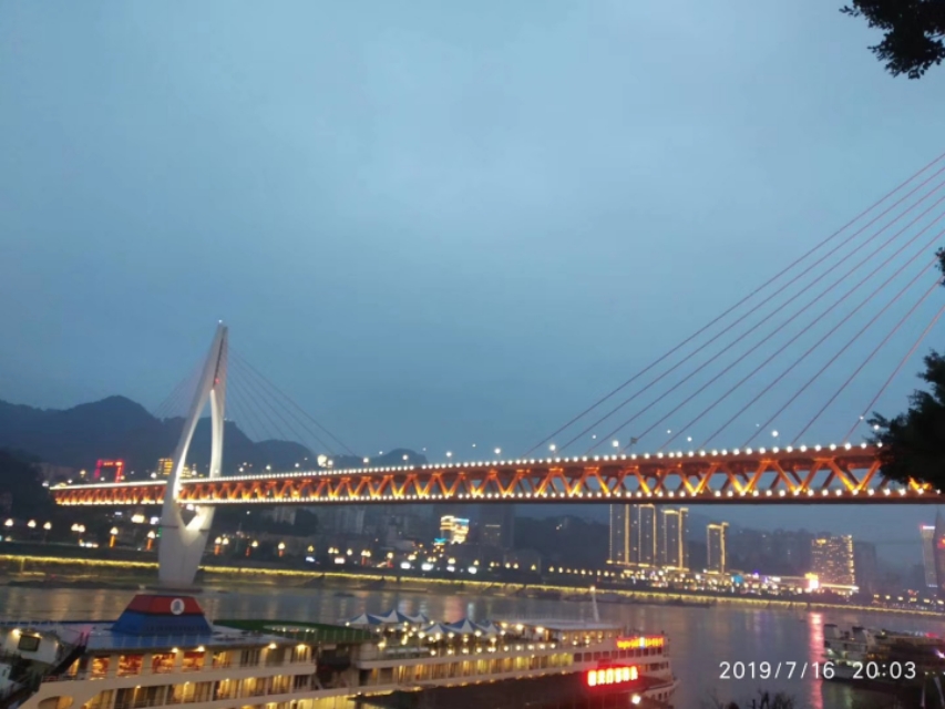 解放碑大礼堂到洪崖洞步行怎么走,洪崖洞大礼堂李子坝