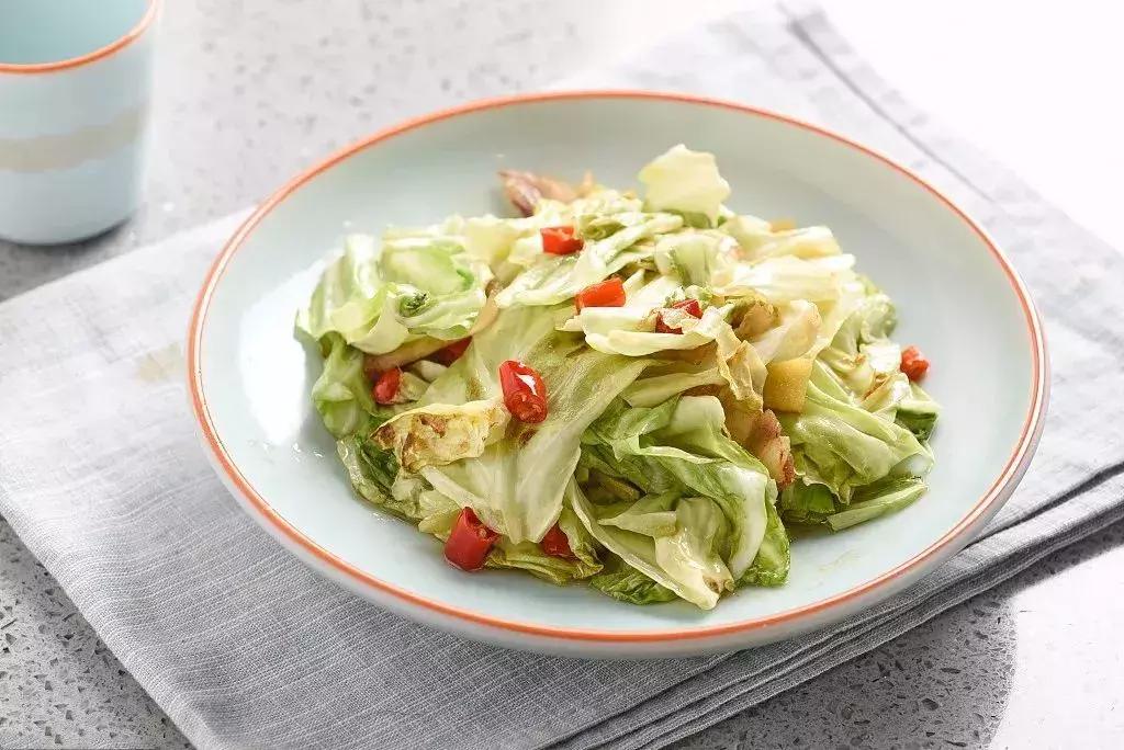 手脚干燥裂口教你一招,治手足裂口的药膏