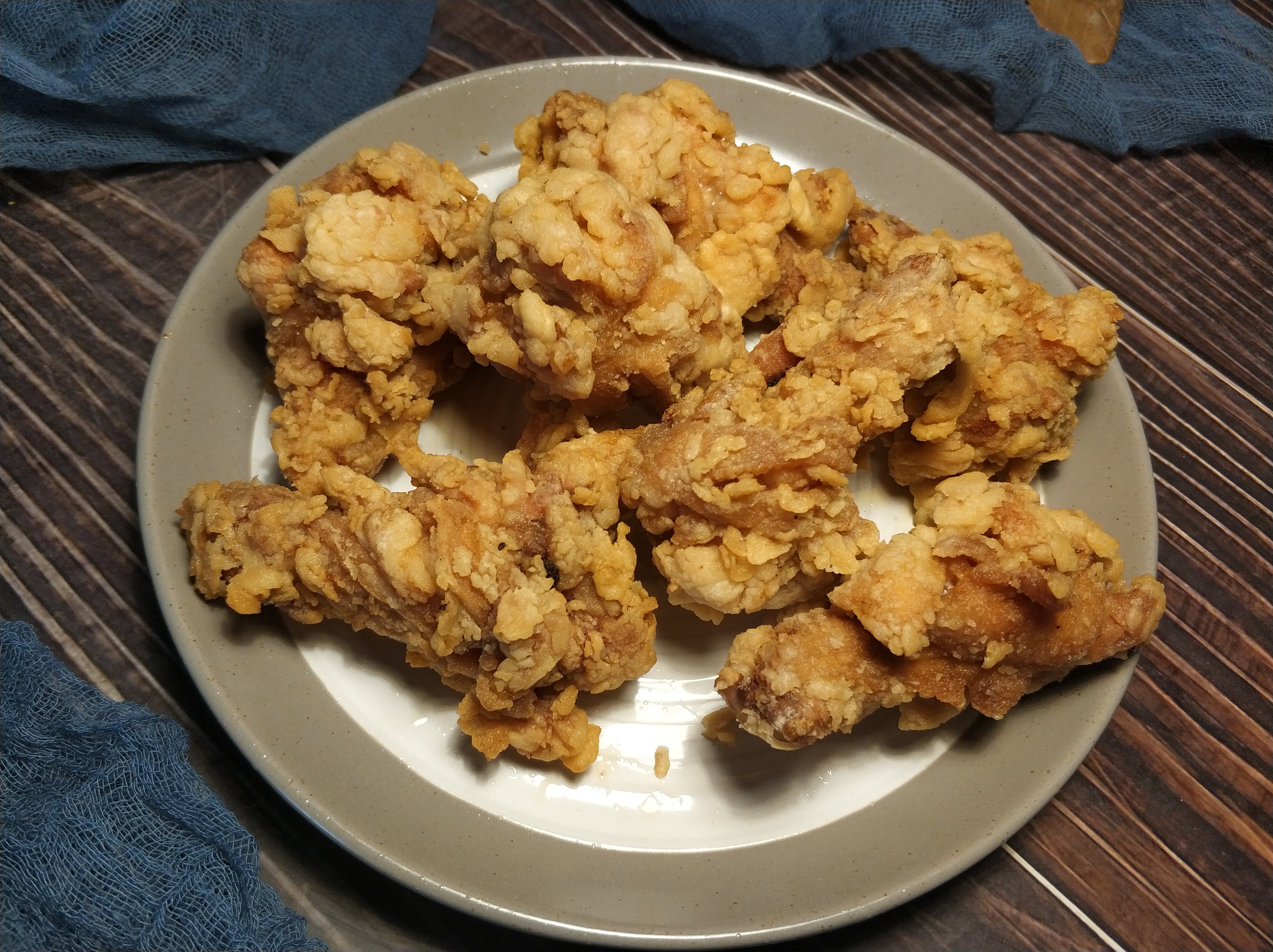 炸鸡鱼鳞片裹粉的做法,炸鸡怎样裹粉才能起鳞视频