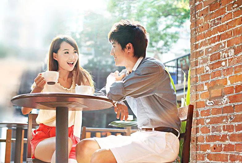 谈恋爱是先看经济条件还是看颜值,恋爱如何选对另一半