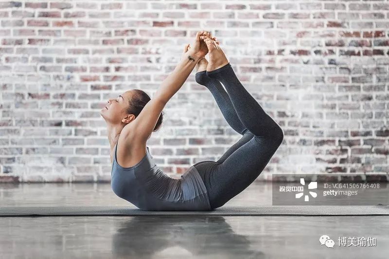 30分钟瑜伽初学瘦身视频,瑜伽初学教程30分钟