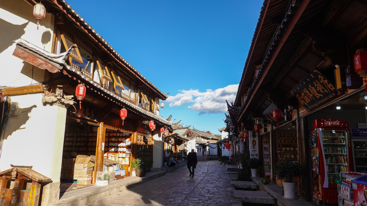 丽江古城现在游客多吗,丽江古城冬天游玩攻略