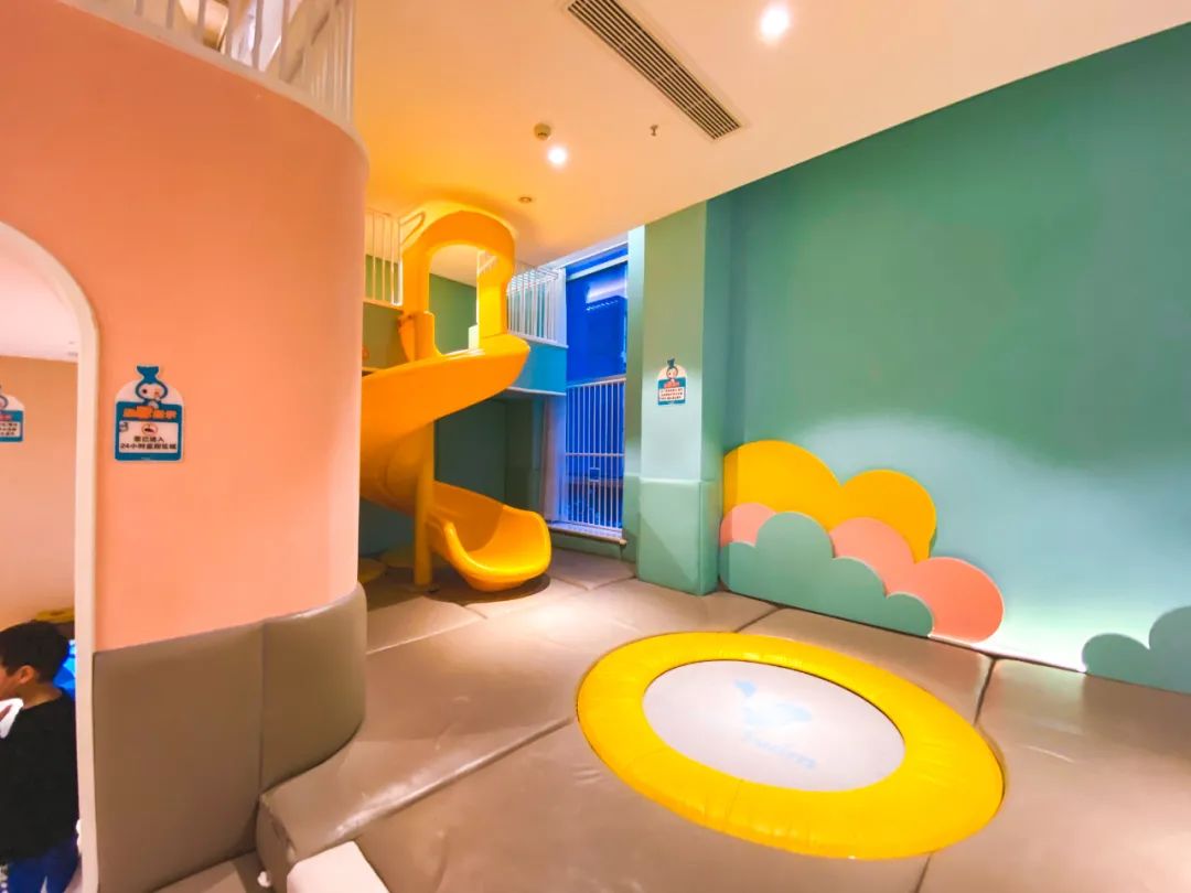 和娃一起学游泳,这家亲子游泳馆真的适合遛娃