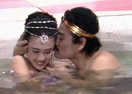 傅艺伟妲己最美瞬间为母祝寿,最美妲己傅艺伟照片