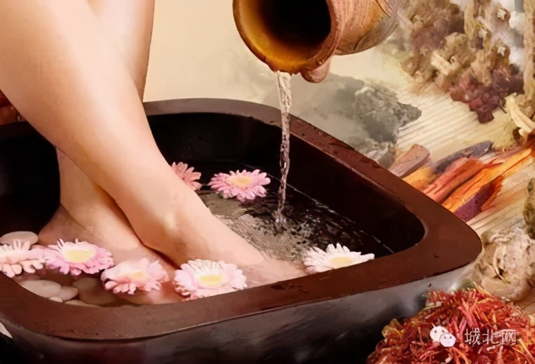 小孩脚臭喷什么药,小孩脚流汗脚臭的原因和治疗方法