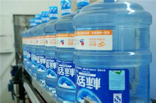 送桶装水用电动车,卖桶装水买10送1怎么买