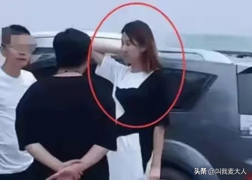 翻版马蓉王宝强,王宝强离婚后带女儿生活