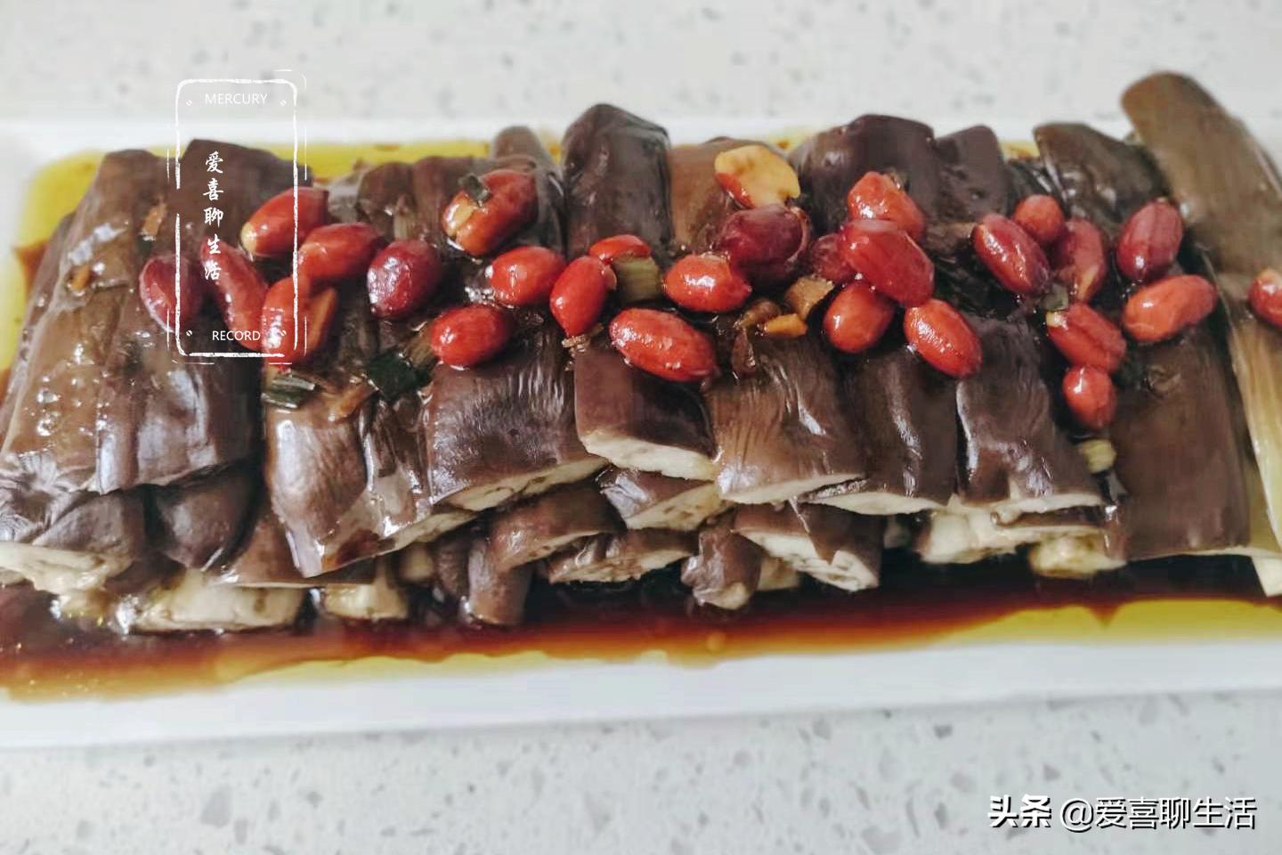 这两种食材一个脆爽一个软烂，一蒸一拌5分钟出锅，常吃对身体好