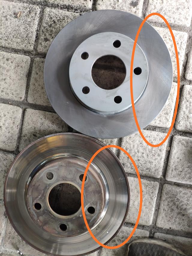 别克君威100公里刹车测试,别克君威刹车盘磨损严重