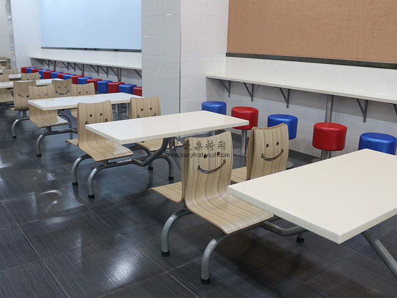 餐馆桌椅选购,小餐厅餐桌椅摆放