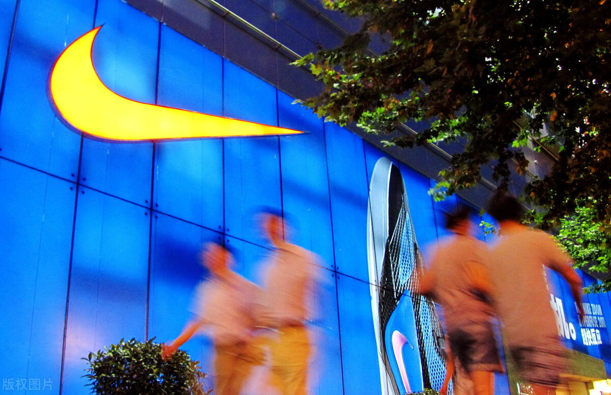 耐克在中国人身上赚了多少钱了,耐克在全球挣钱