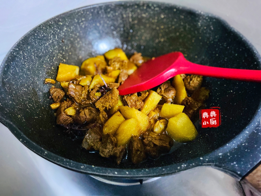 土豆炖牛肉滋养脾胃味道鲜美,土豆炖牛肉怎样做老年人能吃