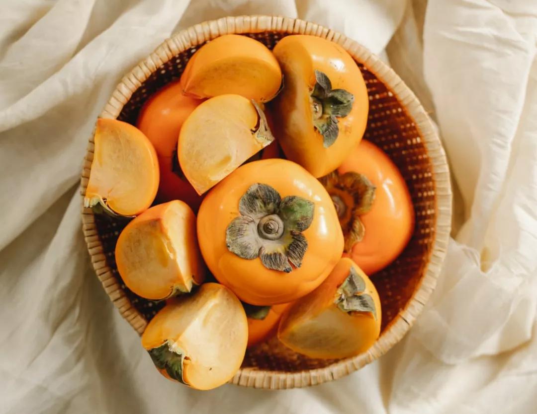 柿子吃多了容易便秘还是结石,吃柿子多了会得胃结石吗