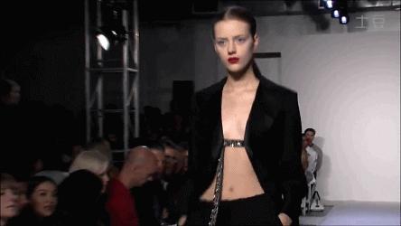 模特的身材视频,模特衣服和实际穿着对比