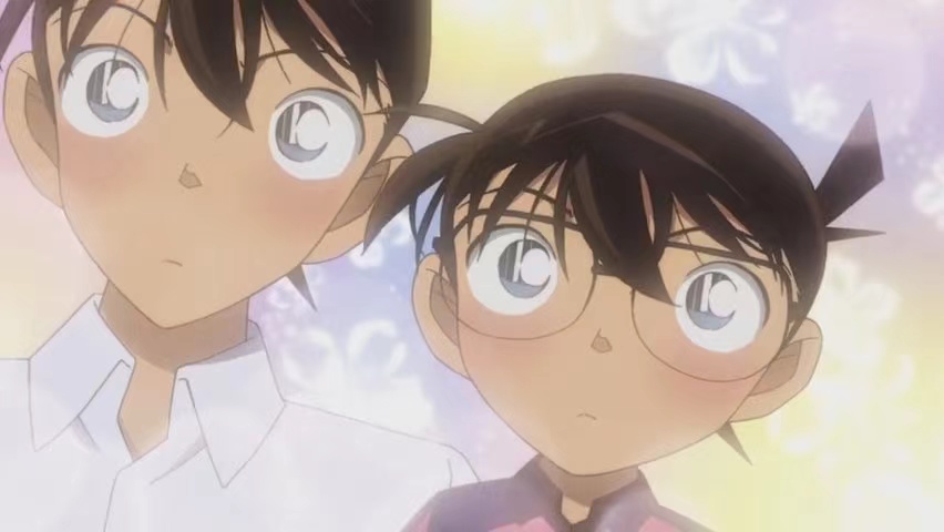 毛利兰穿短裙子,柯南看灰原哀穿毛线衣