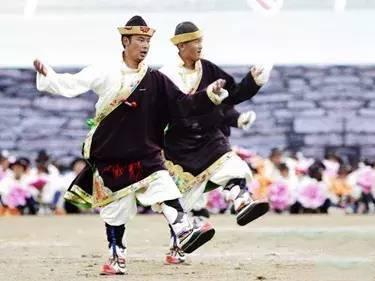 *藏西**服饰之美,独具魅力