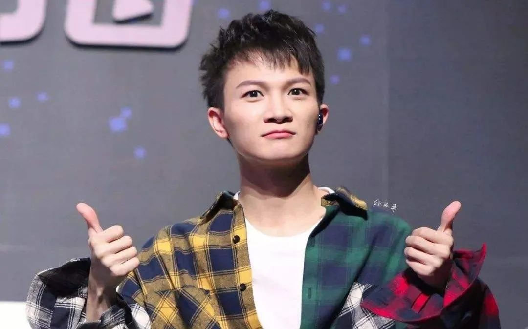 明星早期微博解锁洪荒之力?周深喊李宇春春哥,唐嫣撮合“胡霍”