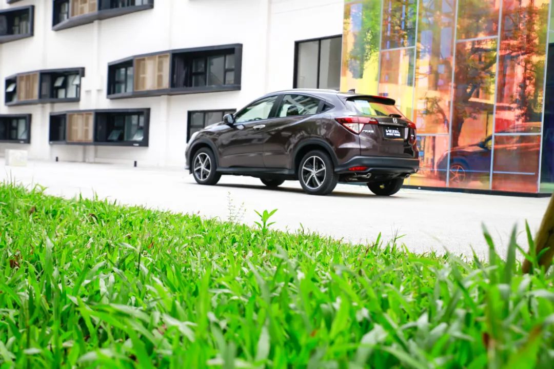 换装“超跑”发动机，安全配置丰富！试驾本田新款缤智